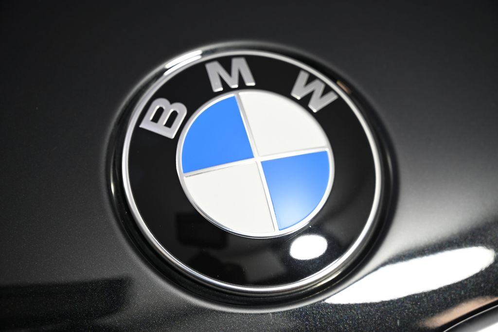 Thumbnail: 2024 BMW X7 - 13