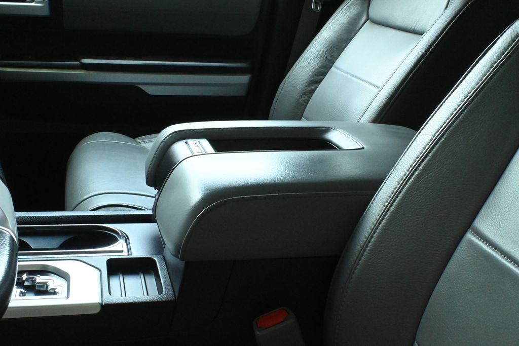 2017 Toyota Tundra Limited 27