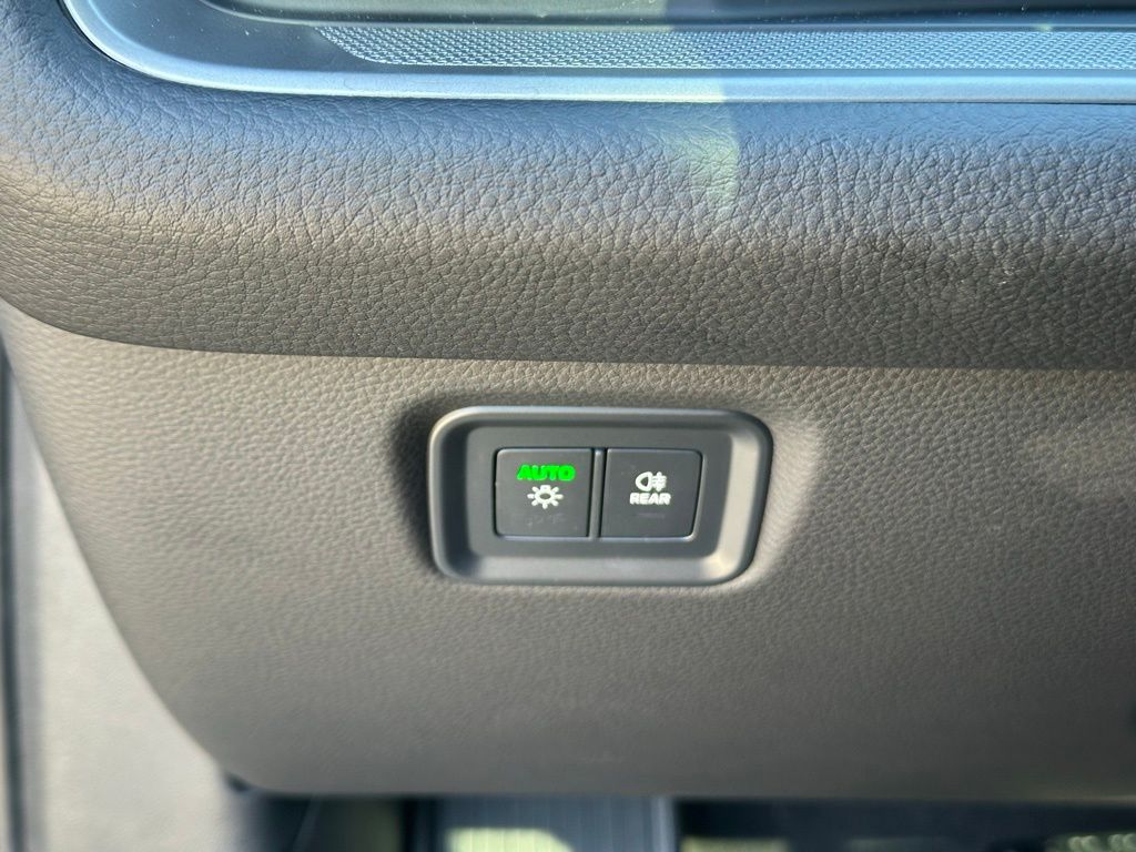 Thumbnail: 2025 Porsche Cayenne - 32