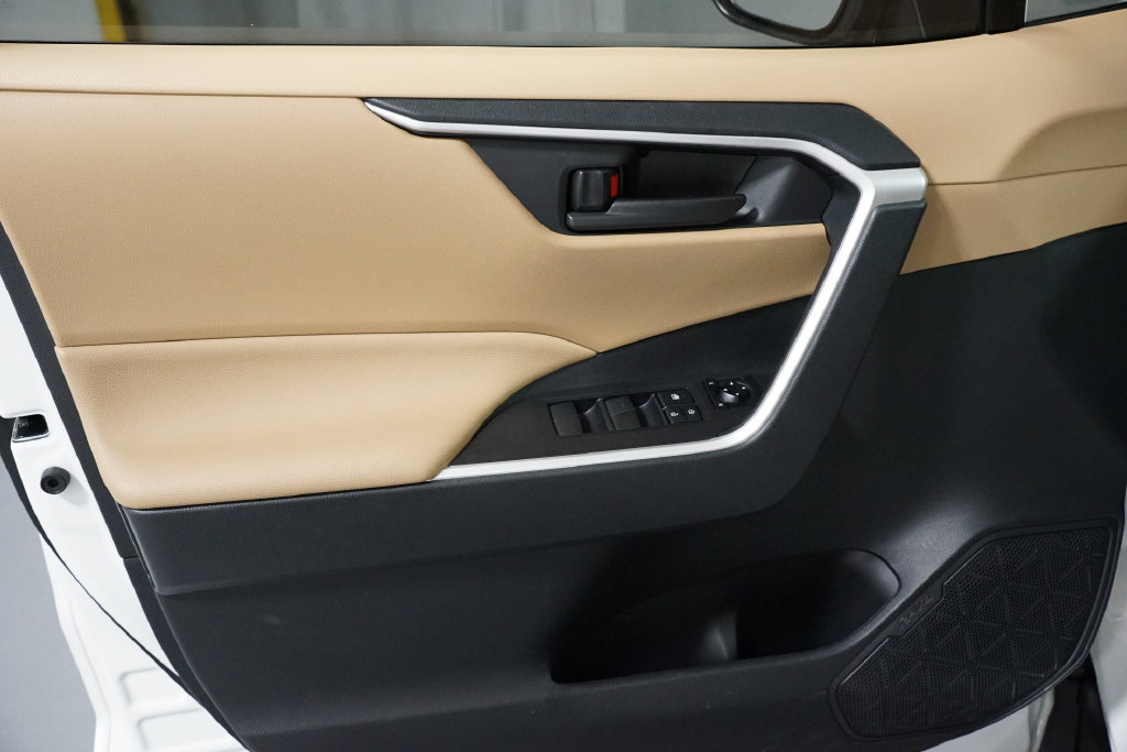 Thumbnail: 2025 Toyota RAV4 - 29