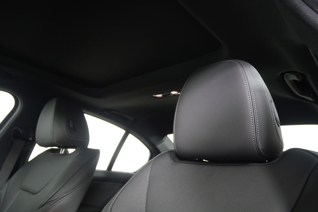 Thumbnail: 2026 BMW 3 Series - 12