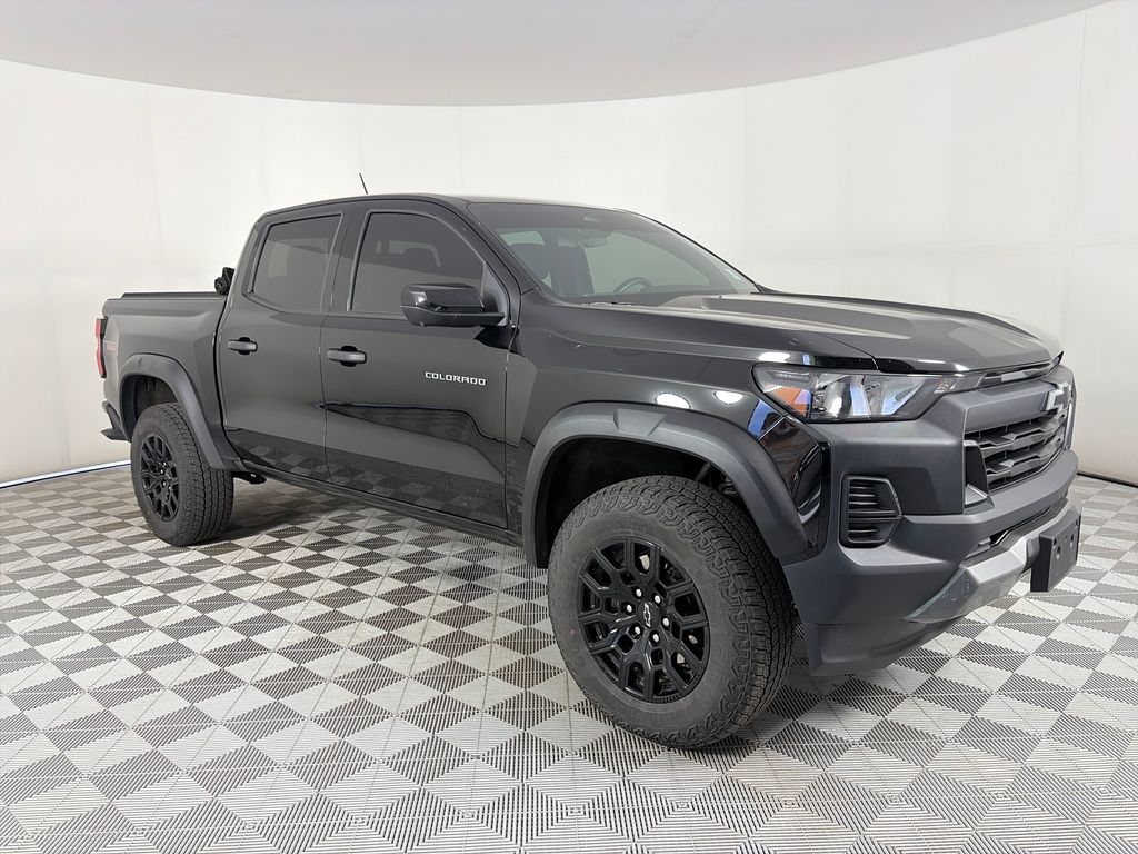 Black 2024 Chevrolet Colorado Trail Boss Crew Cab 4WD Pickup Truck Four-Wheel Drive 8-Speed Automatic
