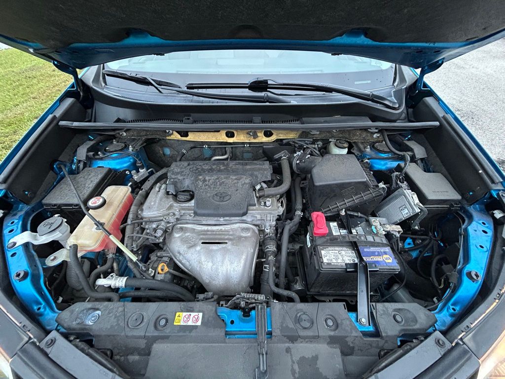 Thumbnail: 2018 Toyota RAV4 - 10
