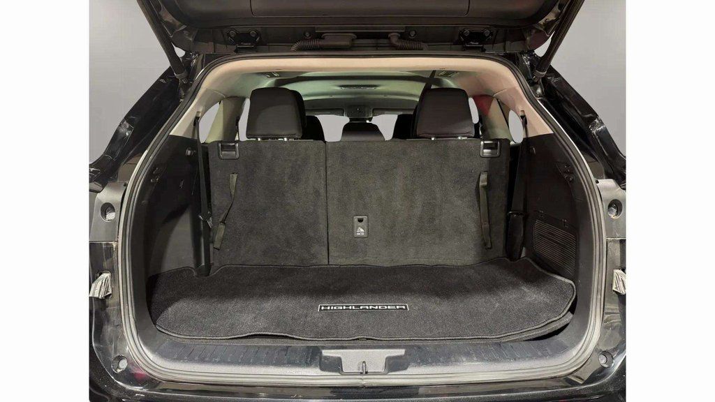 Used 2021 Midnight Black Metallic Toyota LE image 28