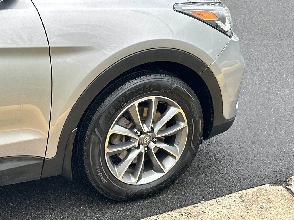 Thumbnail: 2018 Hyundai Santa Fe - 18