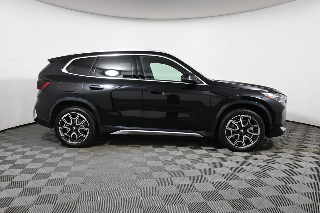 Thumbnail: 2027 BMW X1 - 8
