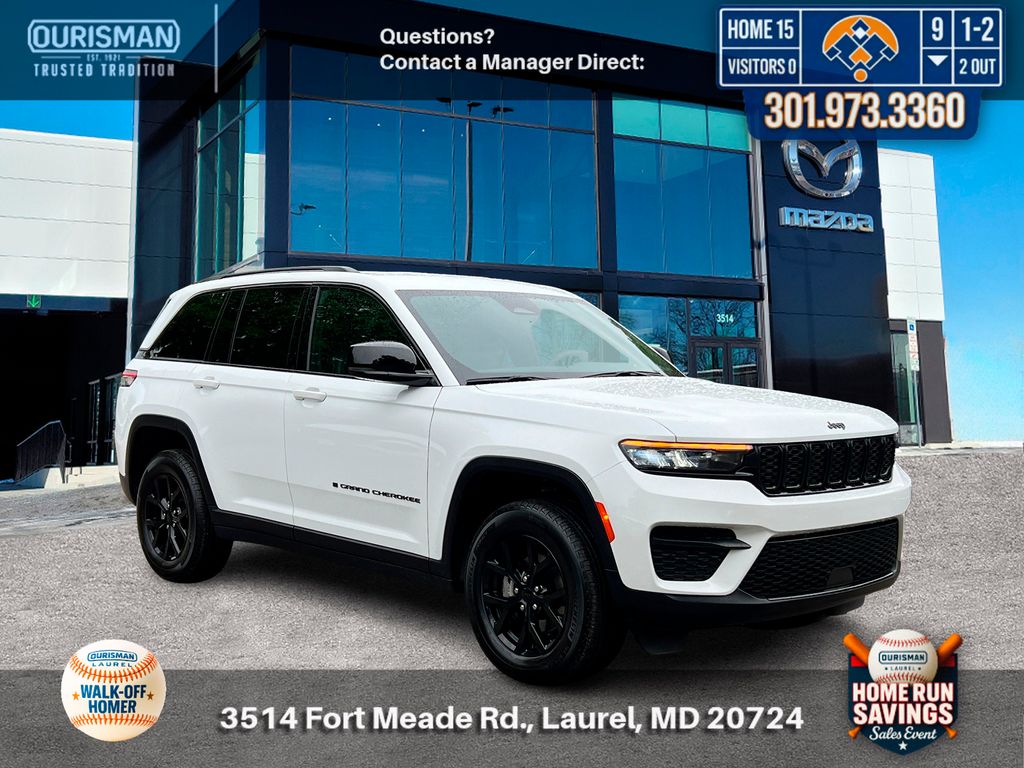 Bright White Clearcoat 2025 Jeep Grand Cherokee Altitude 4WD SUV / Crossover Four-Wheel Drive 8-Speed Automatic