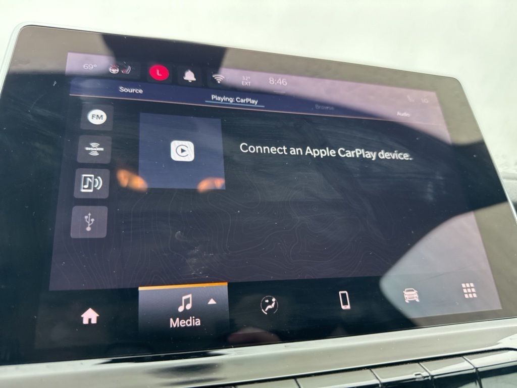 Used 2024 Gray Jeep Limited image 5