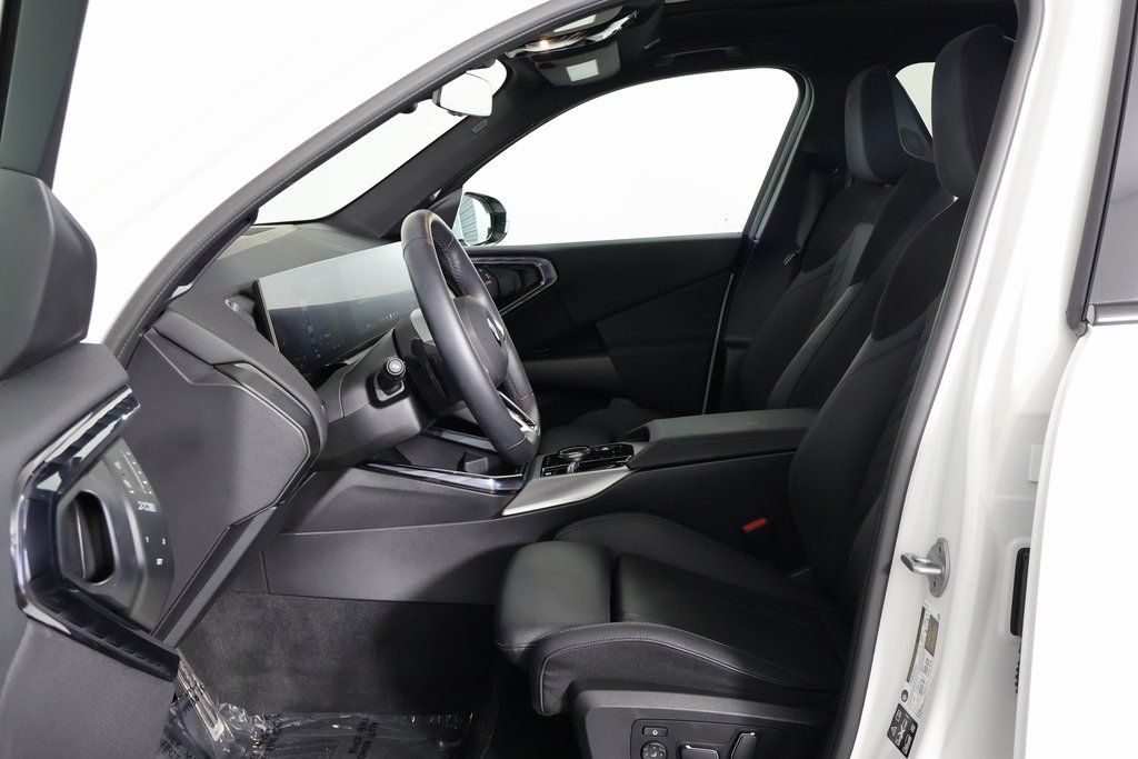 Thumbnail: 2025 BMW X3 - 10