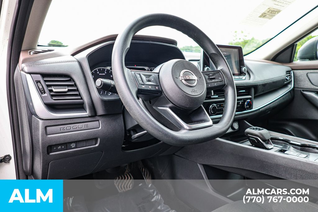 Used 2023 White Nissan S image 26