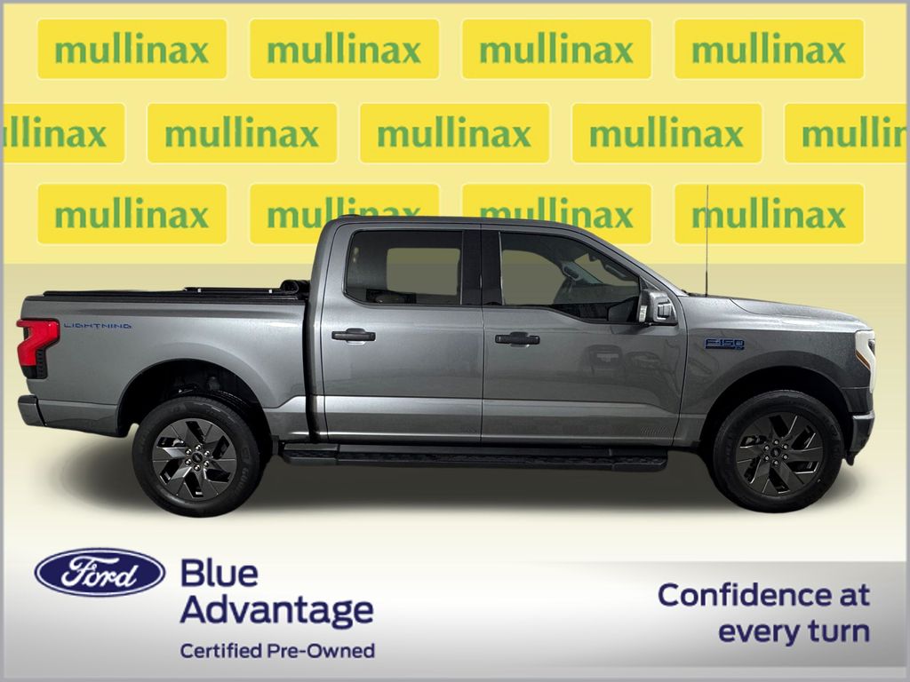 Certified Used 2024 Gray Ford XLT image 2