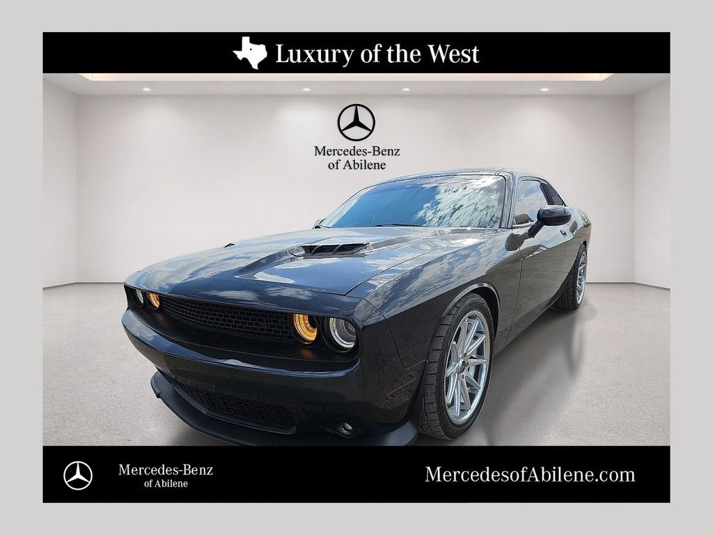 Phantom Black Tri-Coat Pearl 2015 Dodge Challenger Coupe Rear-Wheel Drive 8-Speed Automatic