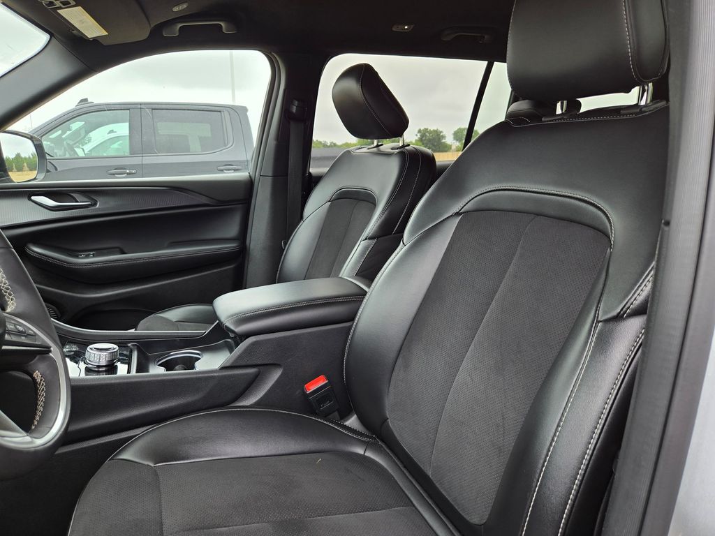 Used 2024 Jeep Grand Cherokee L SUV