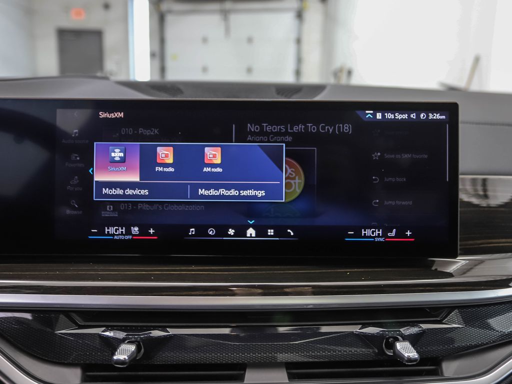 Thumbnail: 2025 BMW X7 - 16