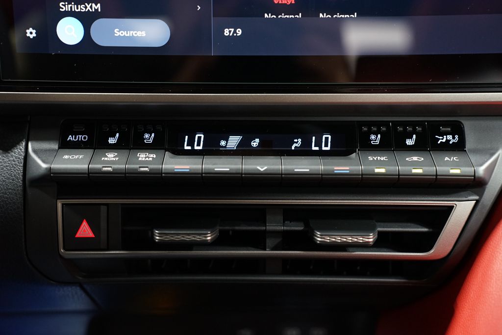 Thumbnail: 2025 Toyota Camry - 22