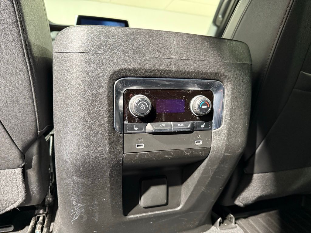 Thumbnail: 2022 Chevrolet Tahoe - 20