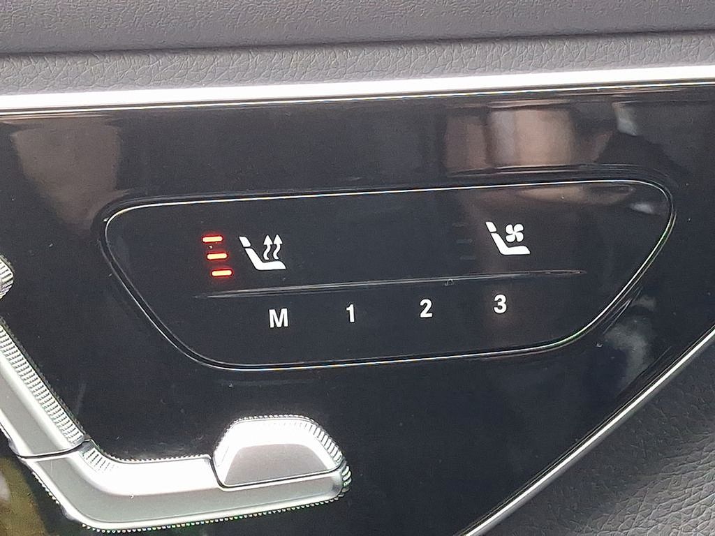 Thumbnail: 2025 Mercedes-Benz GLC - 18