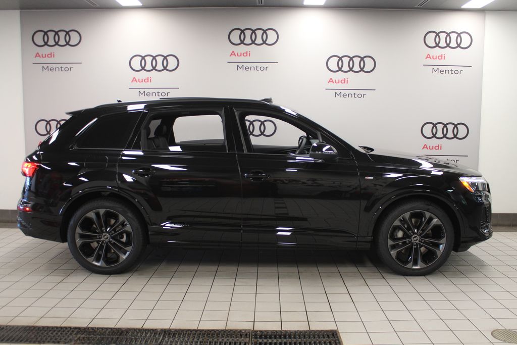 Thumbnail: 2026 Audi Q7 - 7
