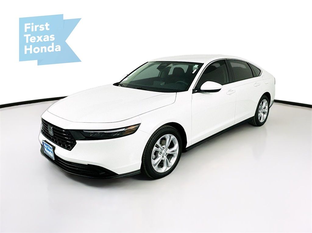 2025 Honda Accord LX photo