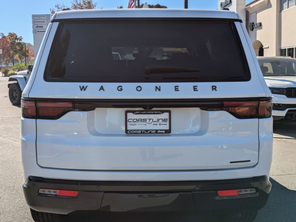 2022 Jeep Wagoneer Series II 3