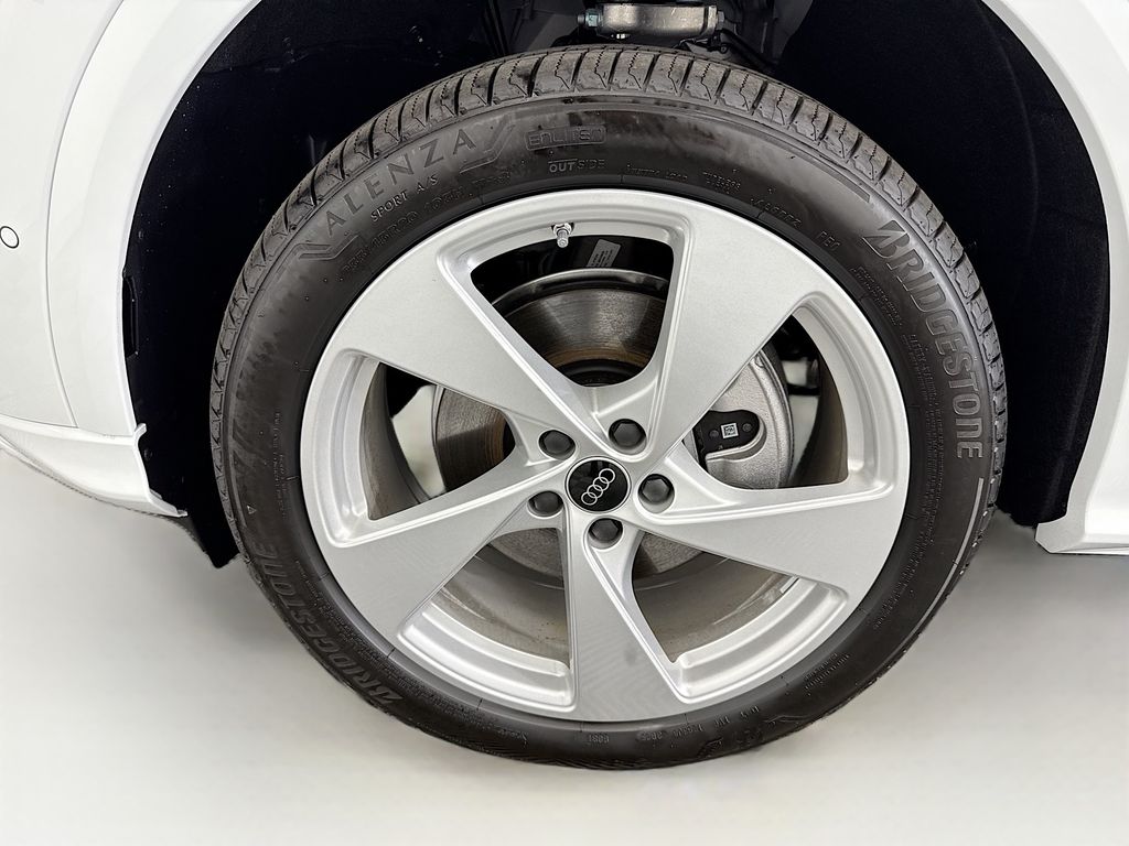 Thumbnail: 2025 Audi Q5 - 30