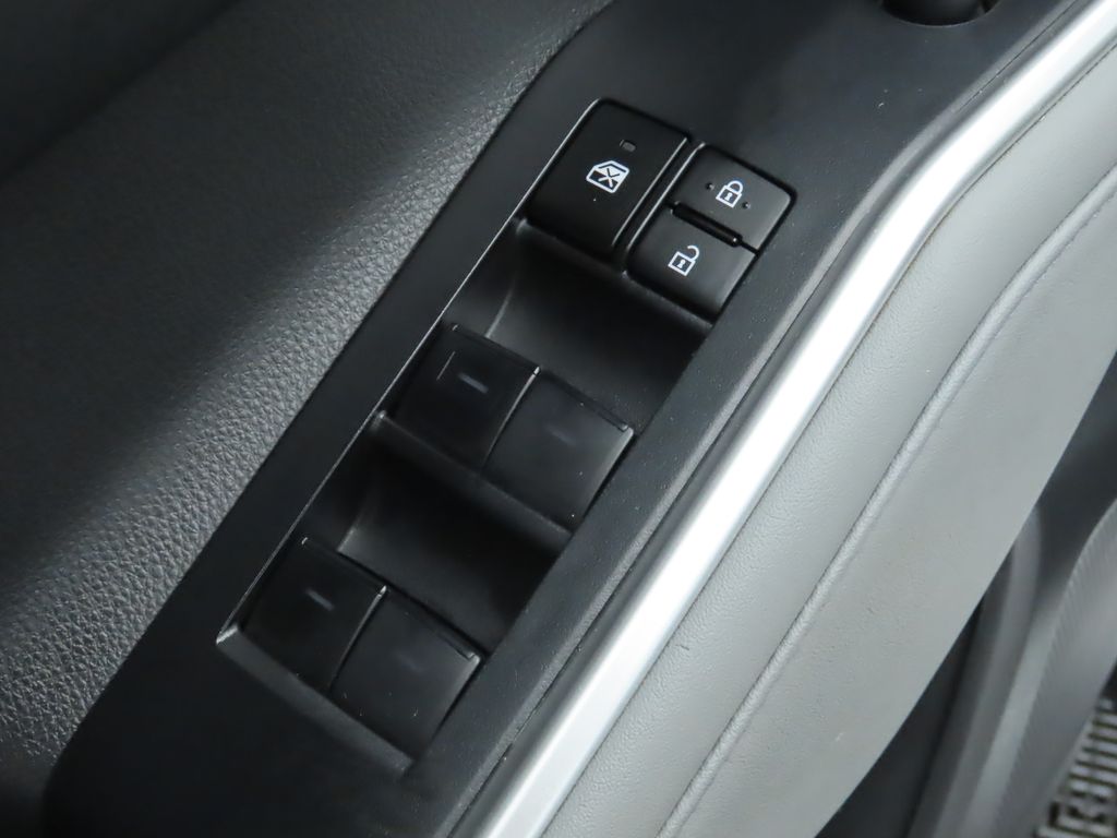 Thumbnail: 2023 Toyota Highlander - 22