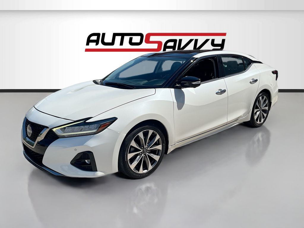 Used 2023 White Nissan Platinum image 3