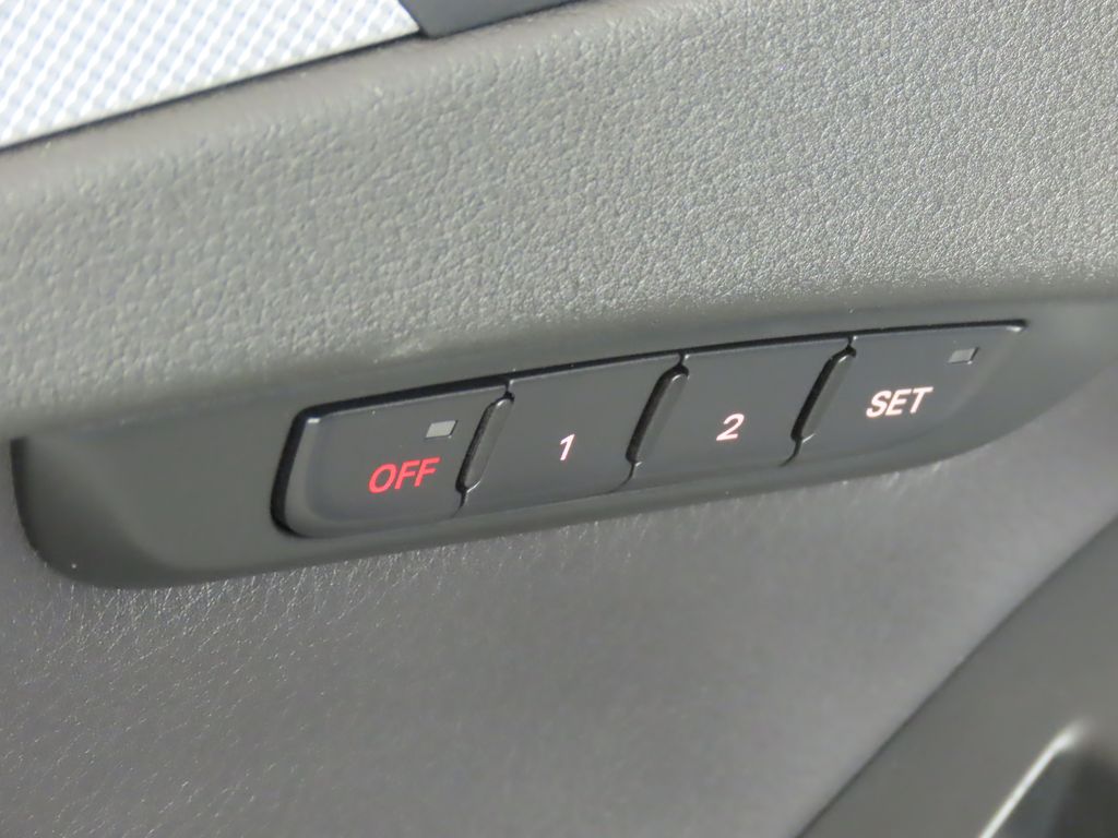 Thumbnail: 2013 Audi A4 - 28