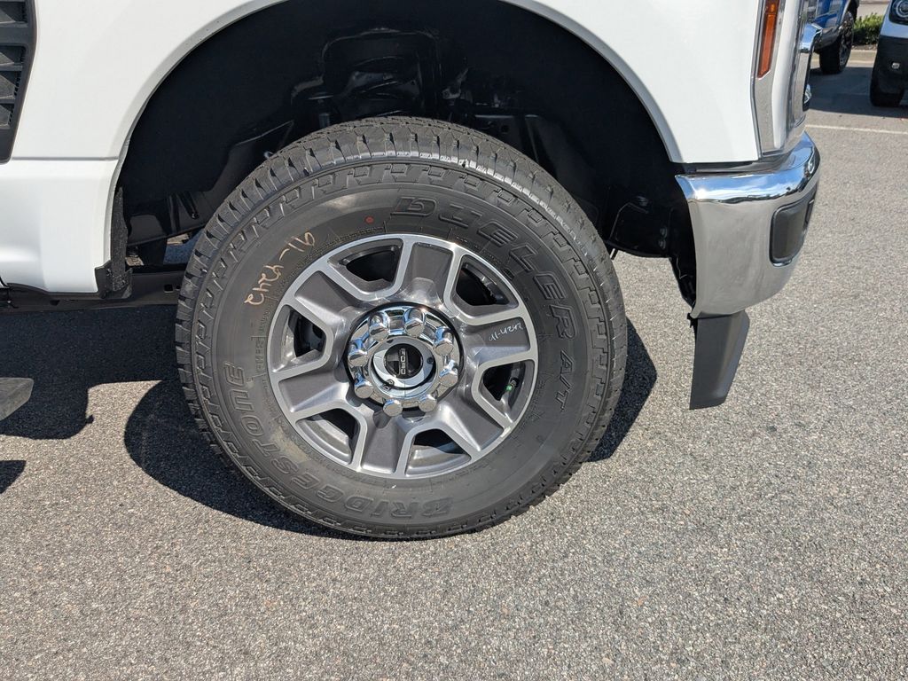 2026 Ford Super Duty F-350 SRW LARIAT