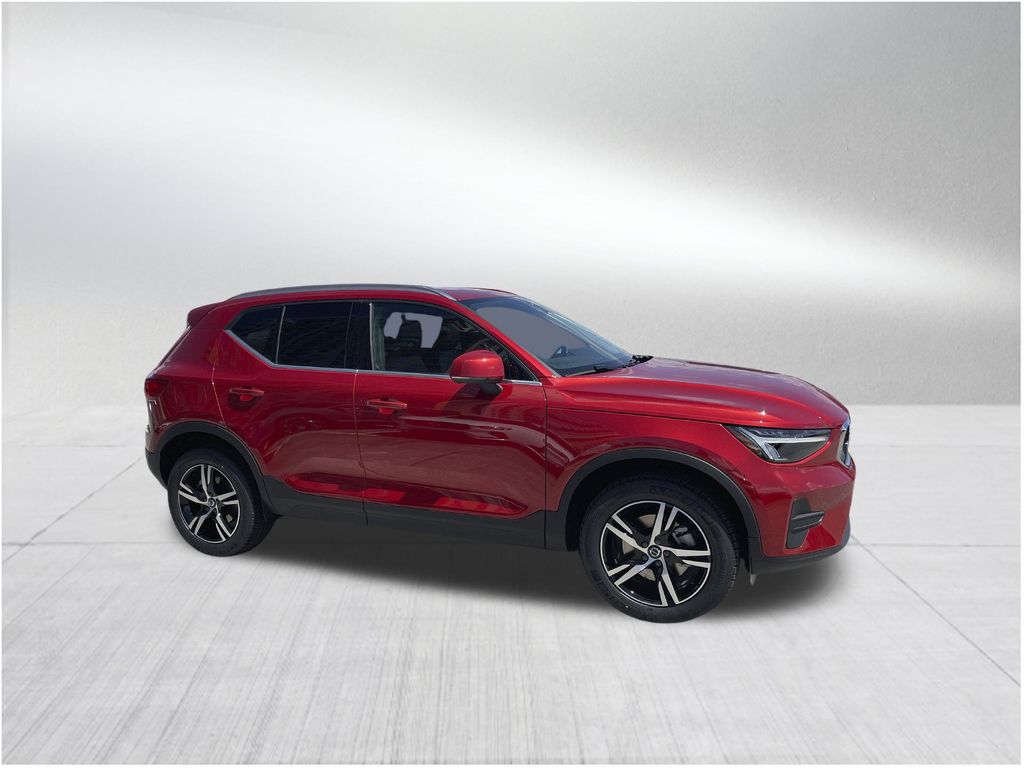 2025 Volvo XC40 B5 Core photo