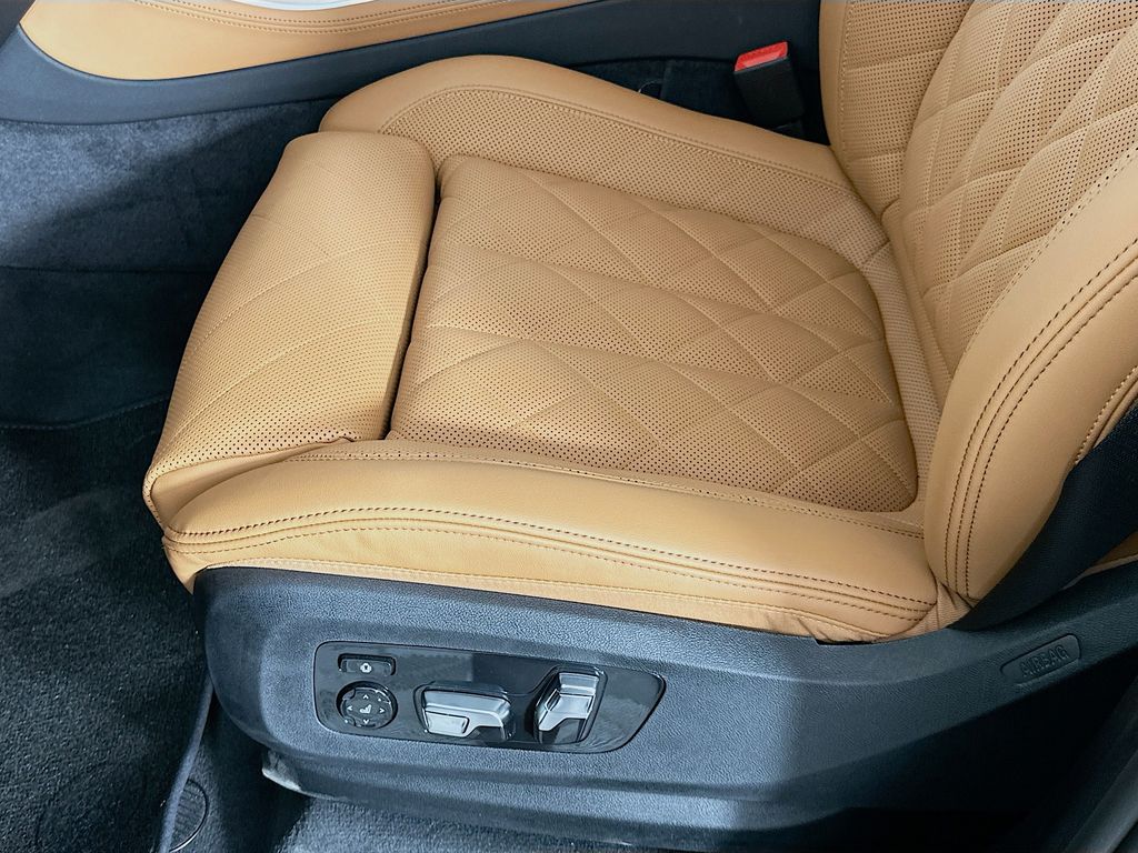 Thumbnail: 2026 BMW X5 - 21
