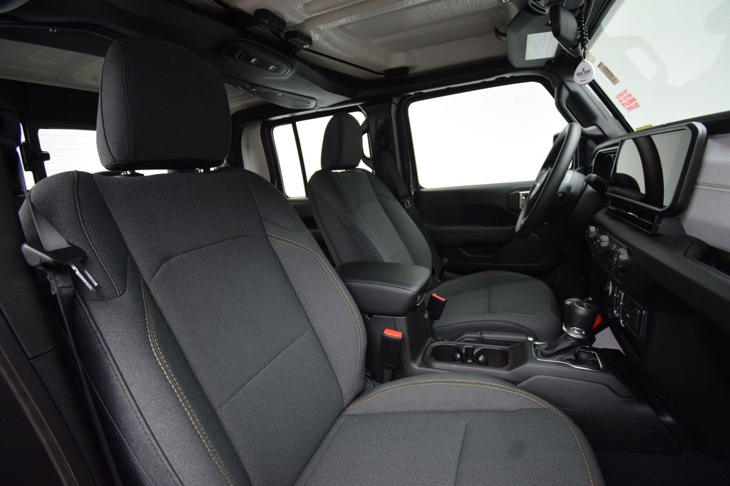 new 2026 Jeep Gladiator car, priced at $40,261