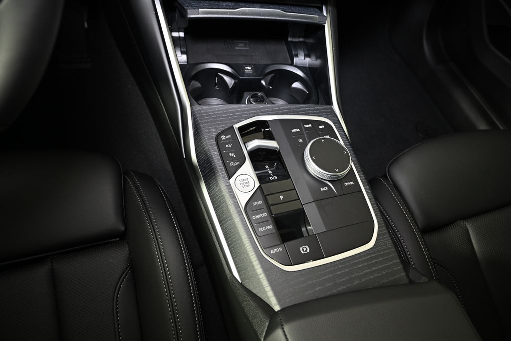 Thumbnail: 2026 BMW 3 Series - 19