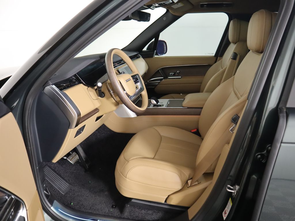 Thumbnail: 2025 Land Rover Range Rover - 20