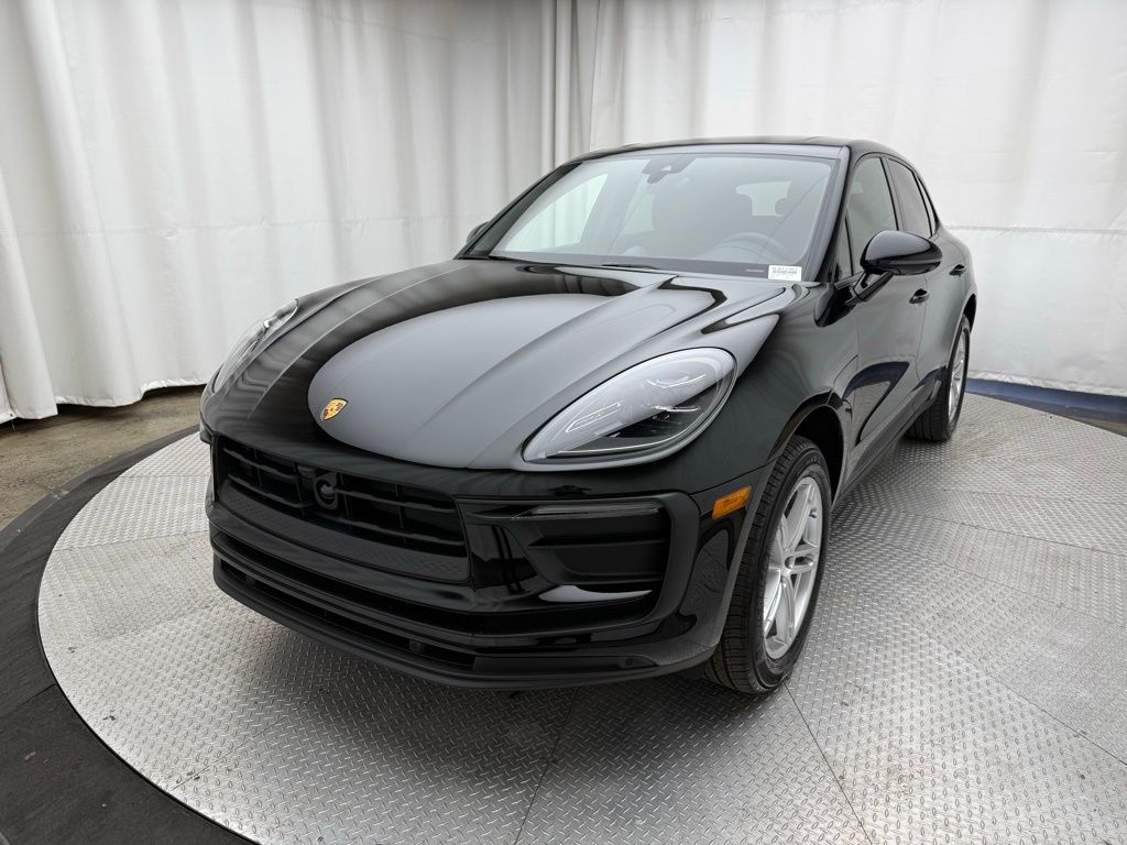 Thumbnail: 2025 Porsche Macan - 1