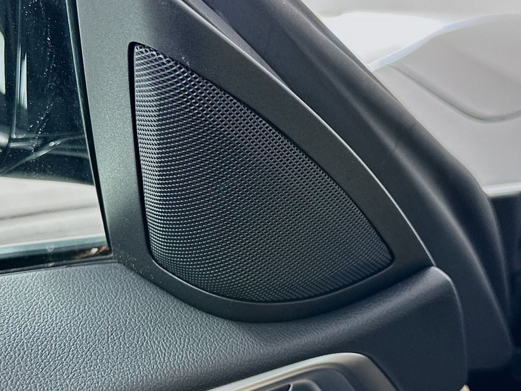 Thumbnail: 2025 BMW 4 Series - 19