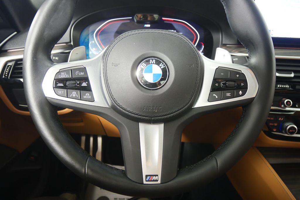 Thumbnail: 2022 BMW 5 Series - 23