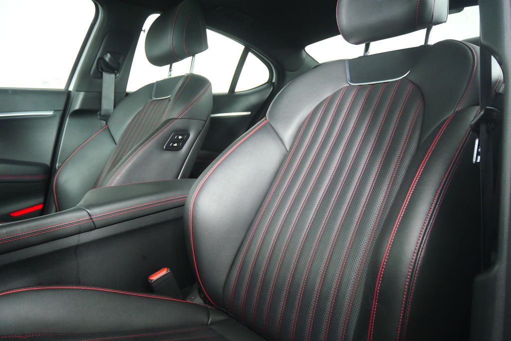 Thumbnail: 2024 Genesis G70 - 11