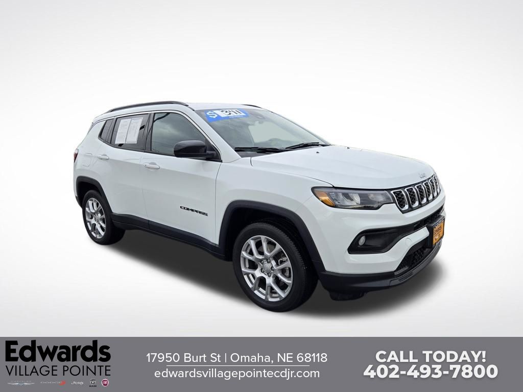 Bright White Clearcoat 2024 Jeep Compass SUV / Crossover Four-Wheel Drive 8-Speed Automatic