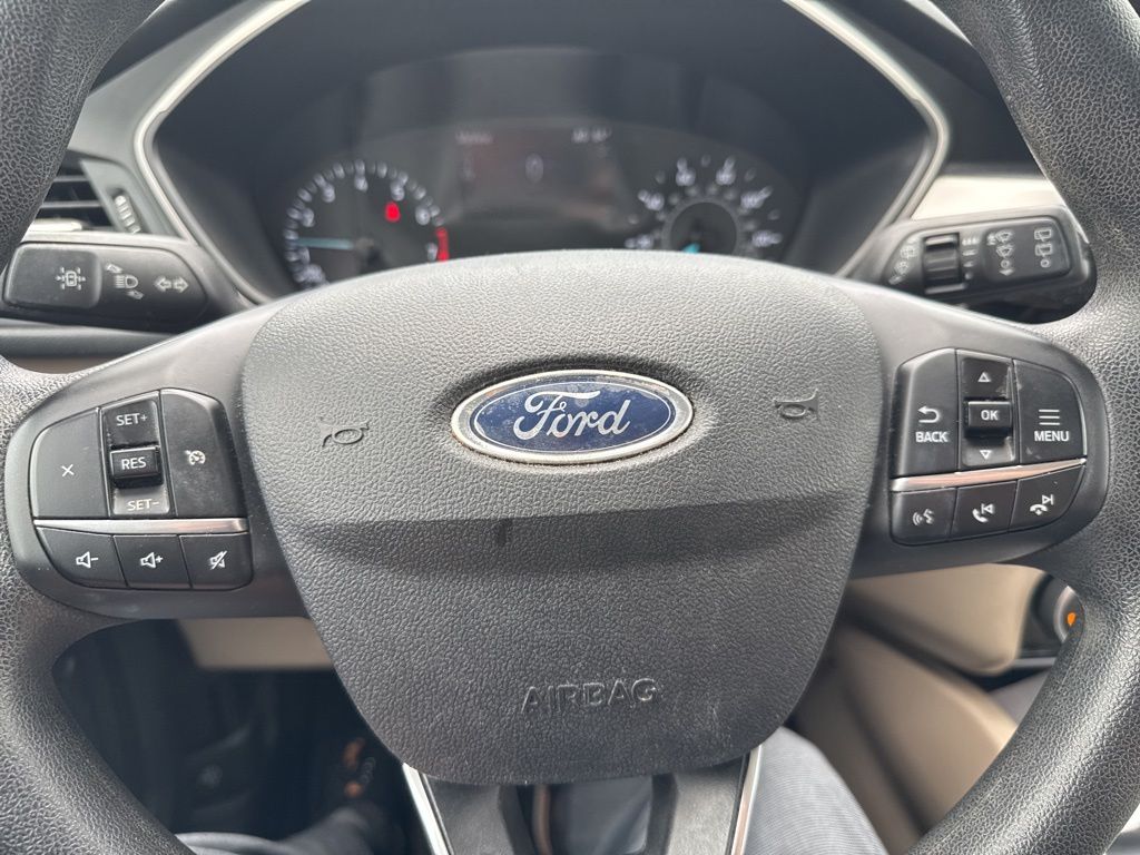 Used 2022 Gray Ford SE image 3