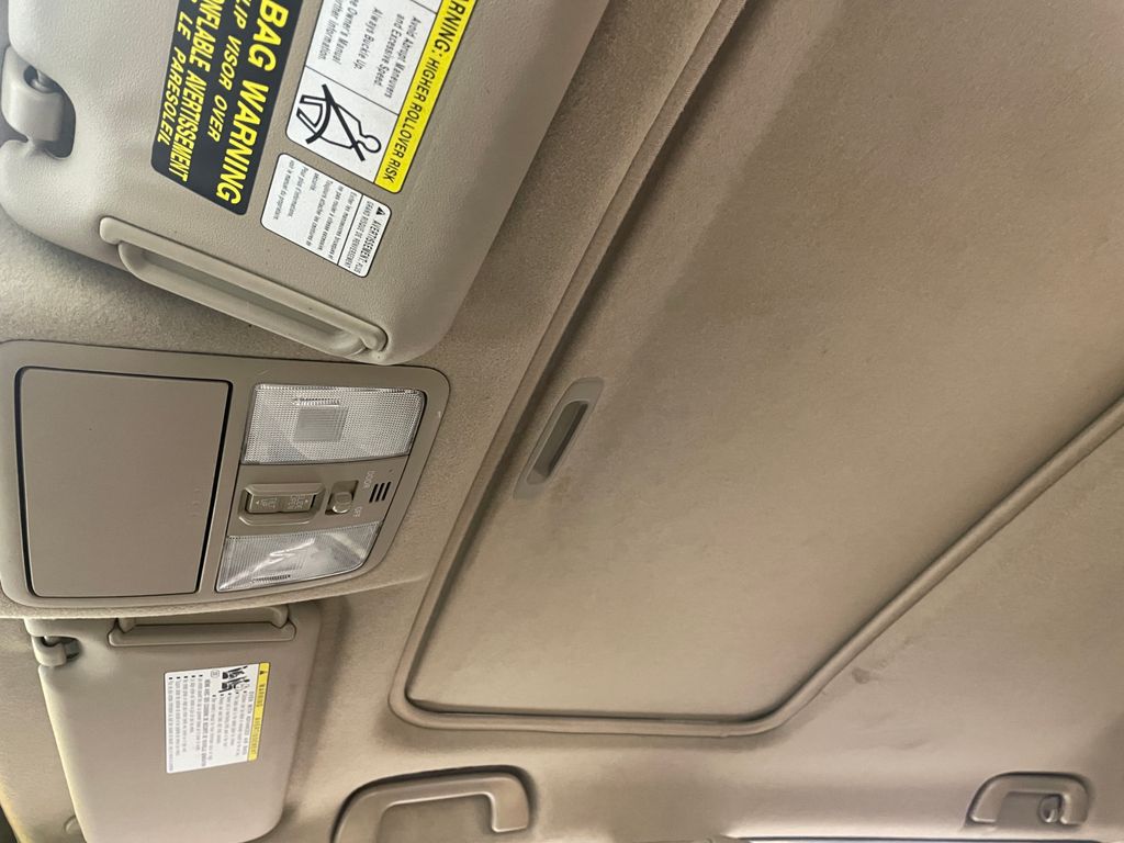 Thumbnail: 2012 Toyota RAV4 - 28