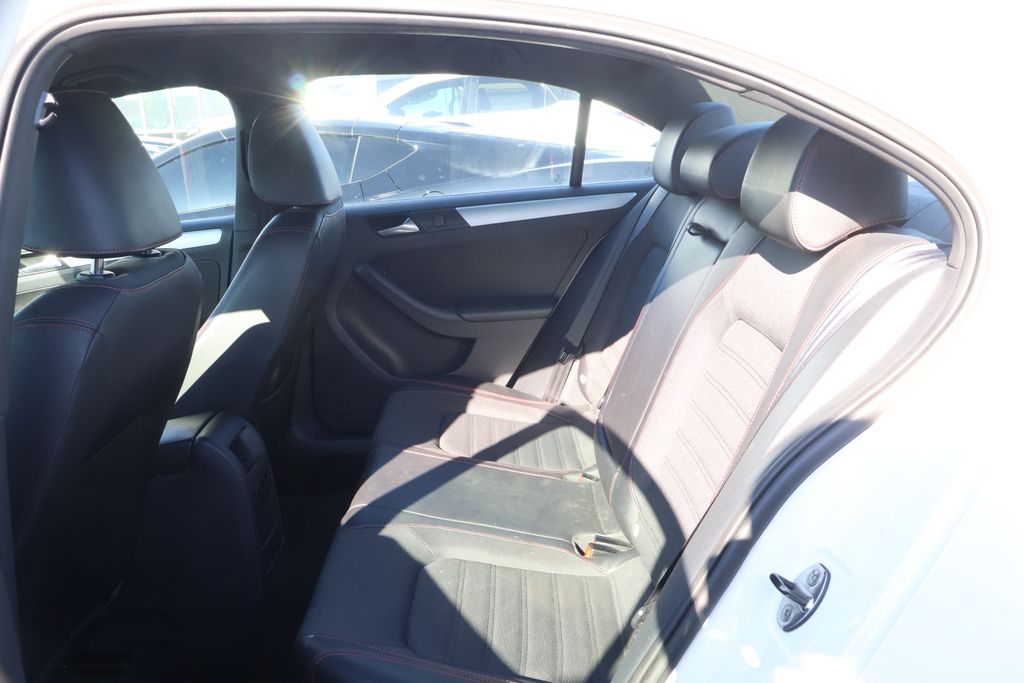 Thumbnail: 2013 Volkswagen Jetta - 29