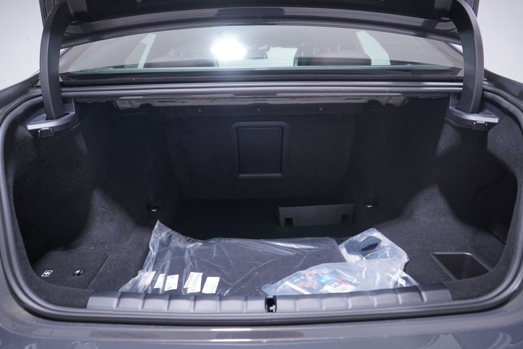 Thumbnail: 2026 BMW 7 Series - 14