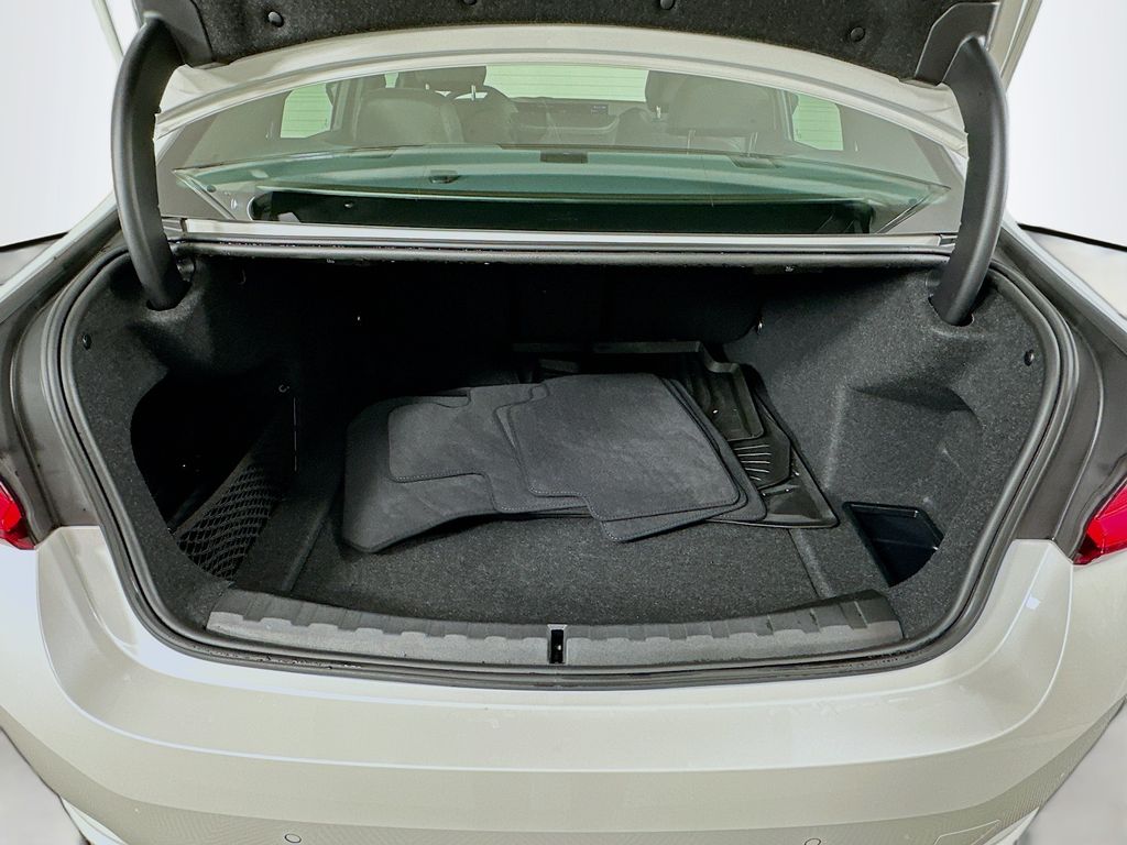 Thumbnail: 2025 BMW 3 Series - 27