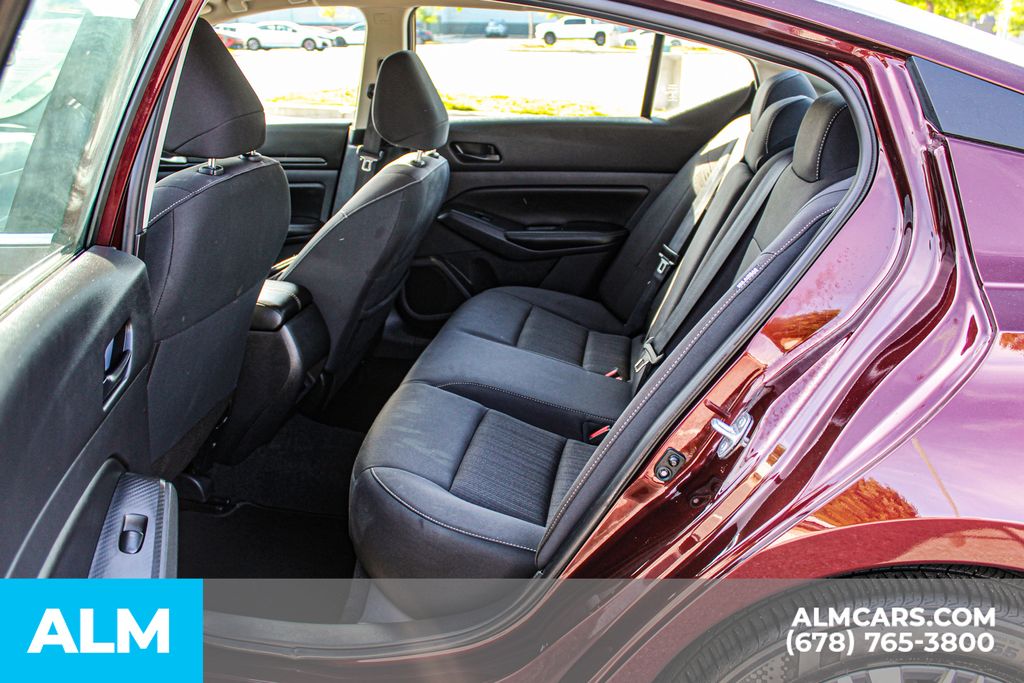 Used 2025 Red Nissan 2.5 SV image 17