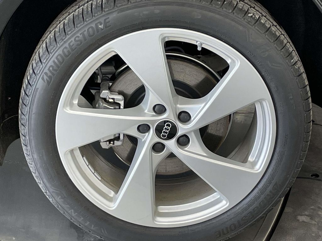 2025 Audi Q5 2.0T Premium Plus - 11