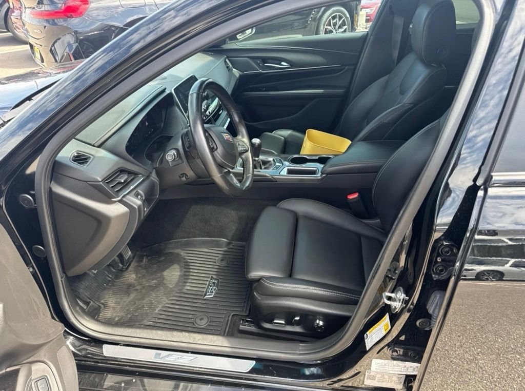 View vehicle photo 7