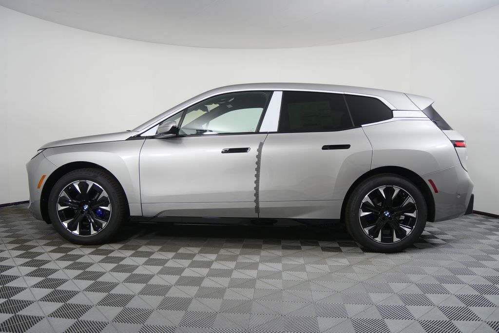 Thumbnail: 2026 BMW iX - 6