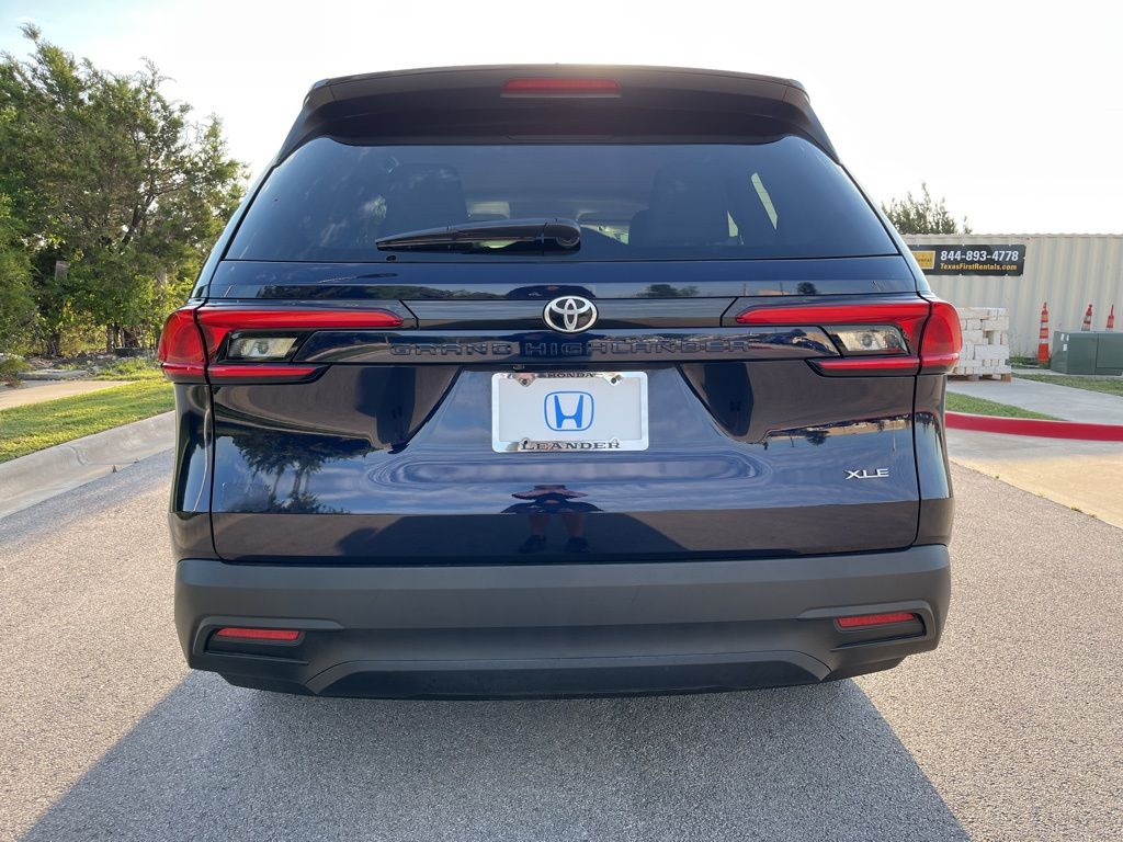 2024 Toyota Grand Highlander XLE 4