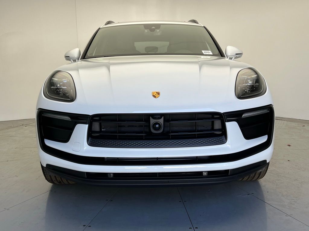 Thumbnail: 2026 Porsche Macan - 25